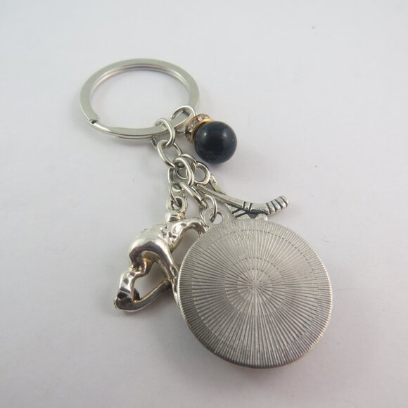 Hockey Keychain Hockey Lover Gift Hockey Stick Charm Key Ring Gift for Player - Picture 4 of 4